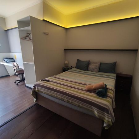 Pousada Casa Dos Gattos - Prox Ao Aeroporto 瓜卢流斯 外观 照片